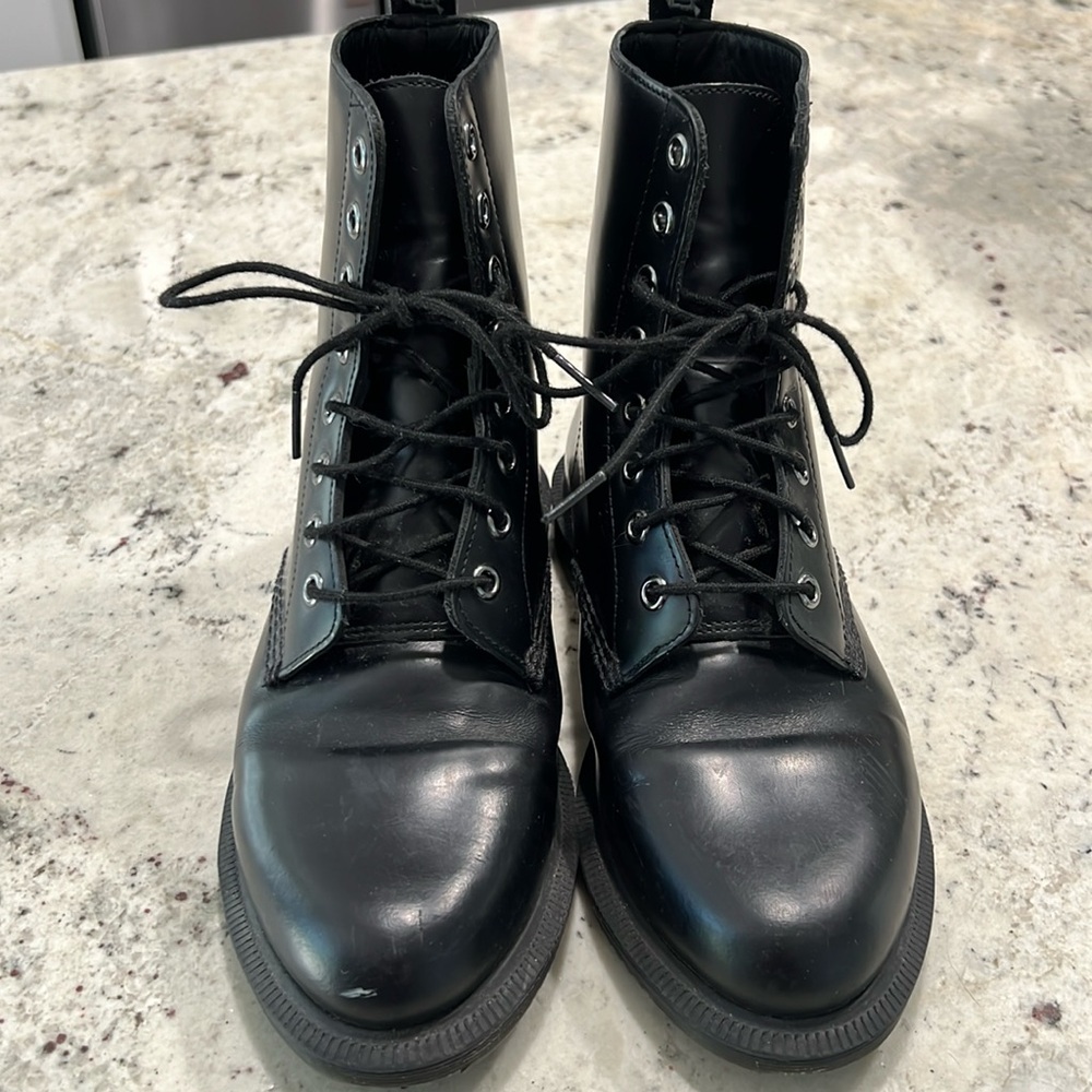 EUC Dr. Martin Elsham combat boots black women’s 7